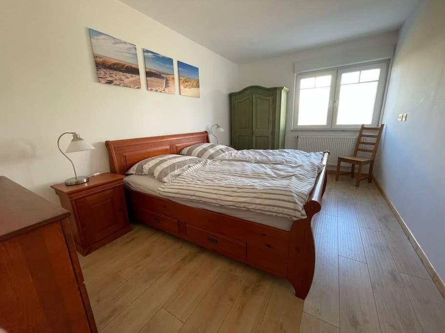 Charmante Ferienwohnung In Idyllischer Lage Jever Kültér fotó